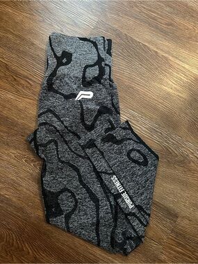 Pursue Fitness Seamless Camo Leggings | Women’s XS | Gray/Black | High Waist